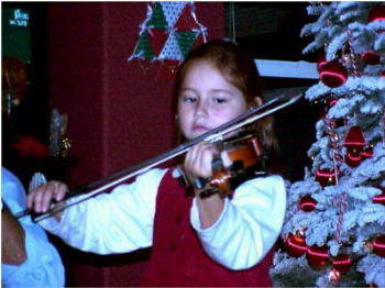 Beth tocando su violn !!!